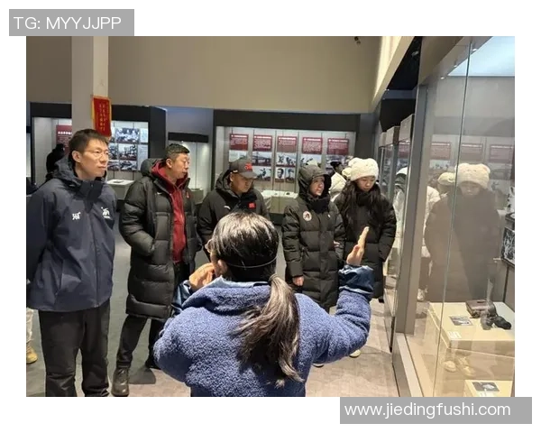 我国男人冰球职业联赛人员展开爱国主义教育活动